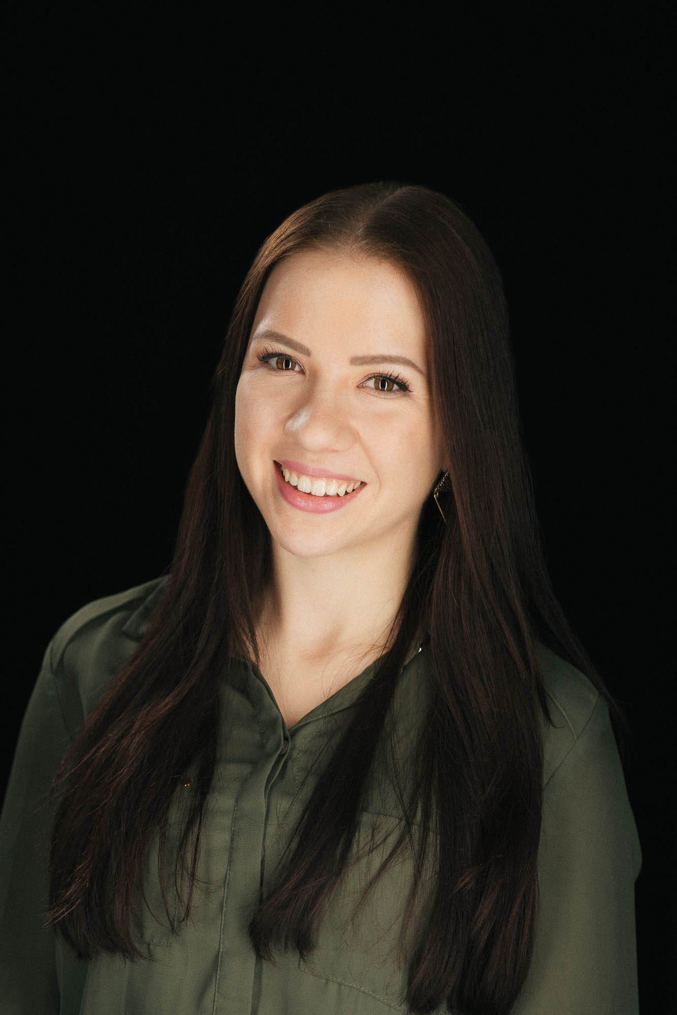 Export x3 Headshot  06614 Dez 01 2019 Bearbeitet 2 Headshots 2019  Miro Nicole Nadine